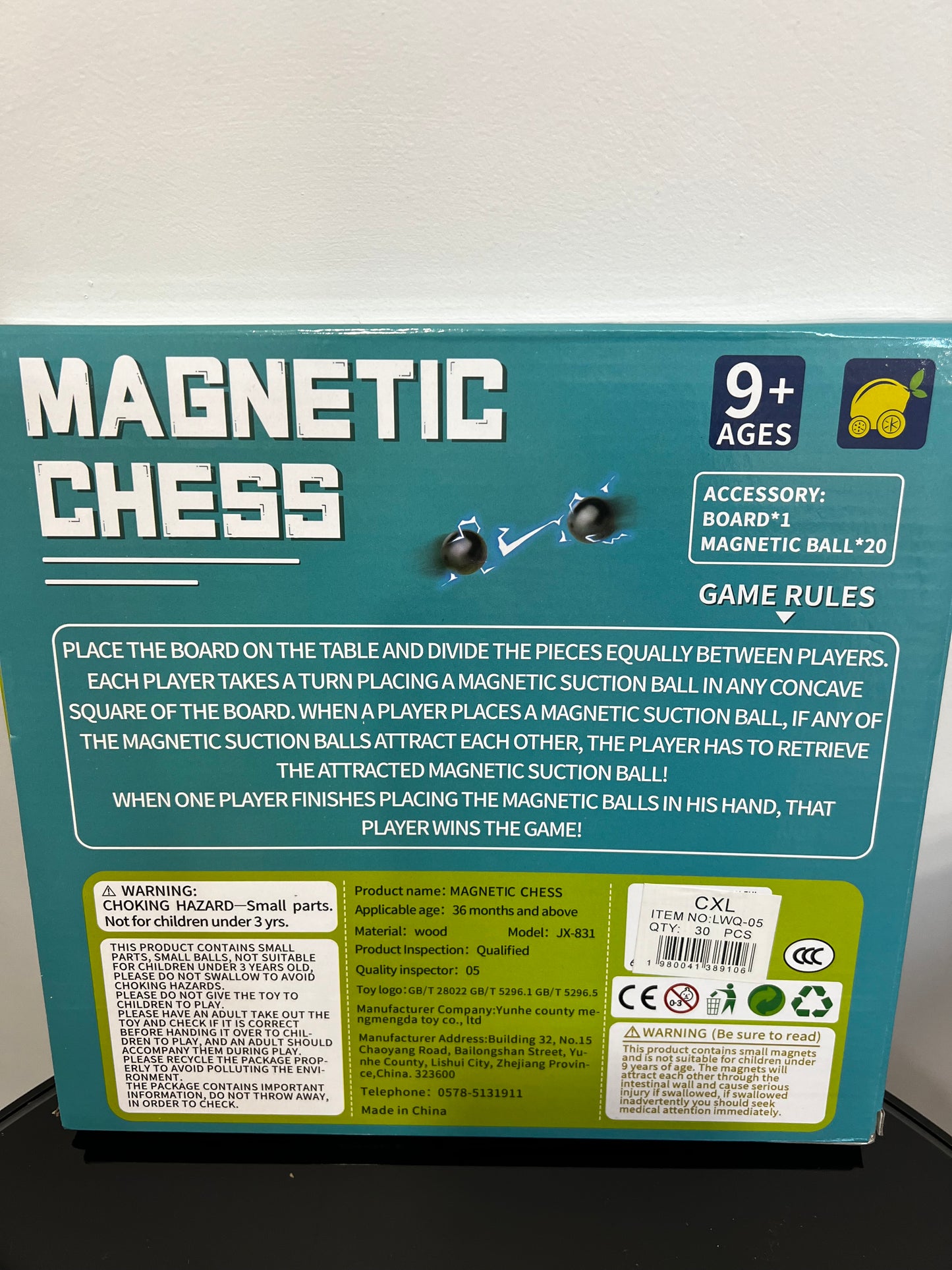 Magnetinis medinis stalo žaidimas